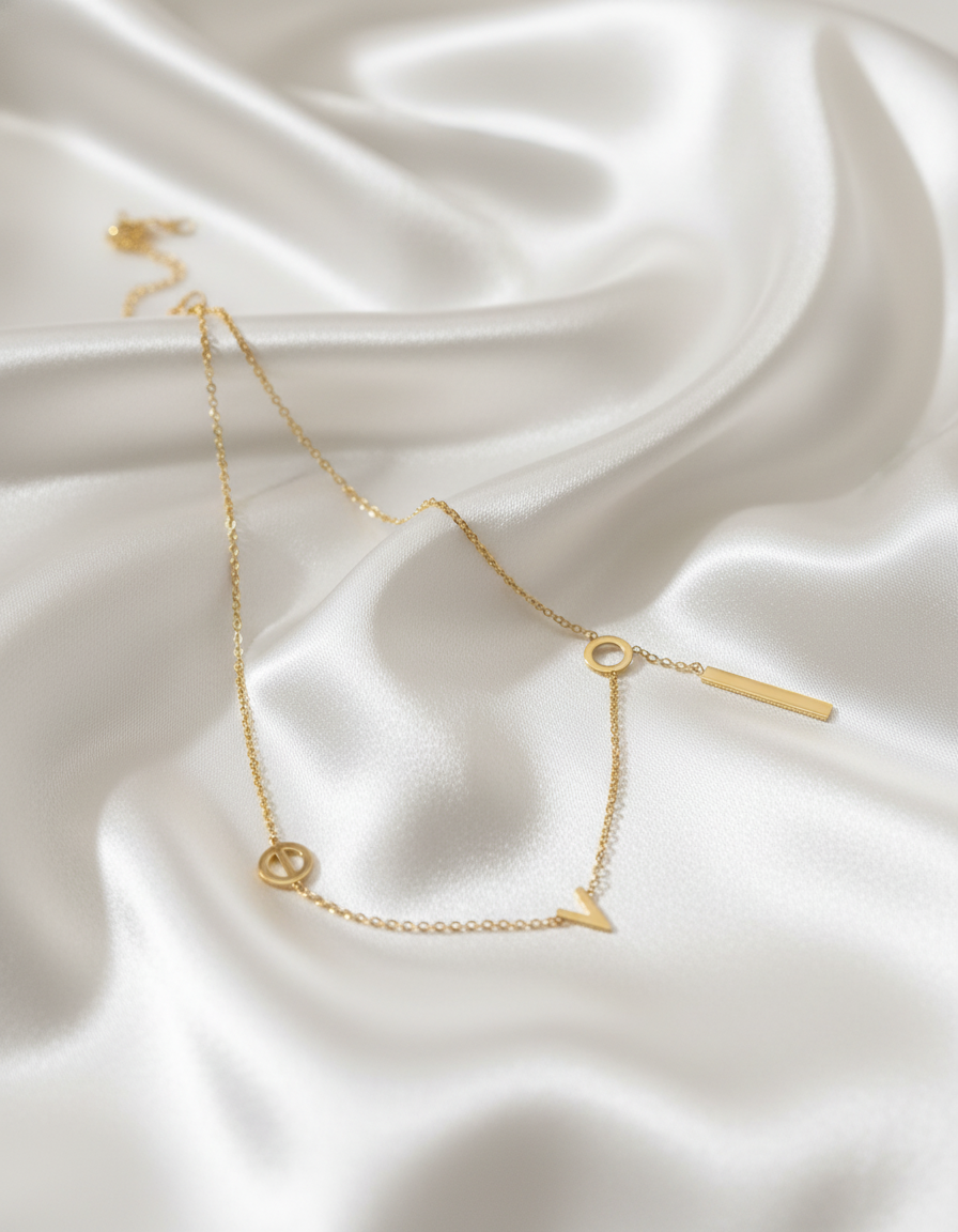 سلسلة LOVE – حروف ذهبية بتصميم عصري